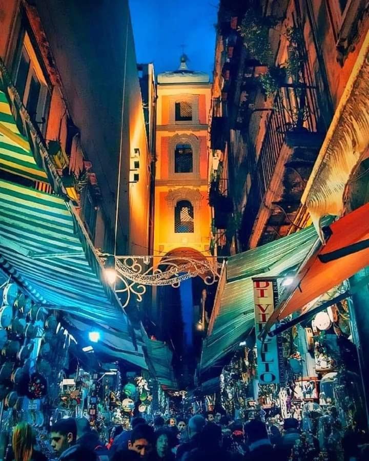 Napoli Centro Storico Un Passo Da San Gennaro *